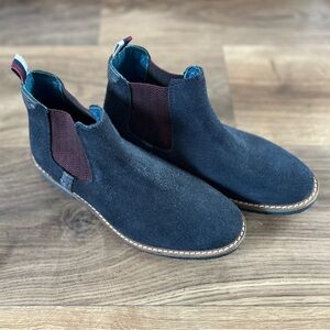 Ted Baker kids blue suede boots (US kids' size 3.5)